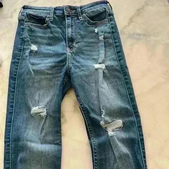 Hollister Ultra High-Rise Super Skinny Jeans - Picture 11 of 14